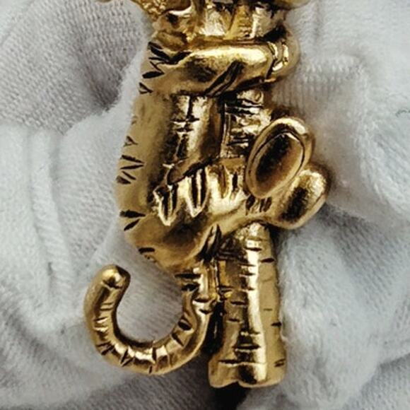 Disney Winnie the Pooh Tigger Branch Gold-Toned Brooch - Picture 3 of 7